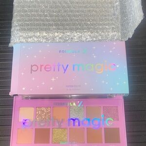 Pretty Magic Eyeshadow Palette —